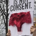 Stringi jako dowód w procesie o gwałt. Kobiety w Irlandii protestują