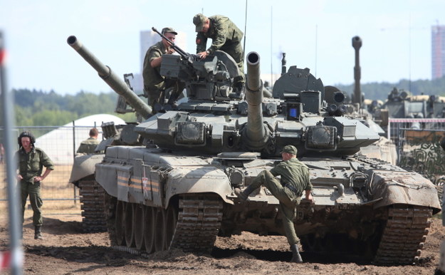 Strona ukraińska twierdzi, że Rosja cały czas gromadzi kolejnych żołnierzy przy granicy /SERGEI CHIRIKOV /PAP/EPA