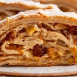 Strudel z jabłkami jak z wiedeńskiej kawiarni. Rozpływa się w ustach