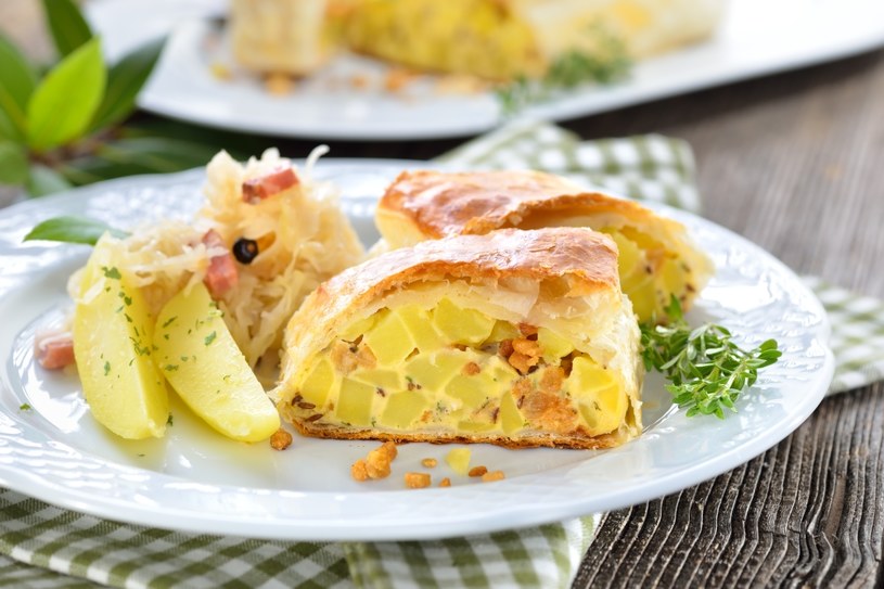 Strudel z ziemniakami /123RF/PICSEL