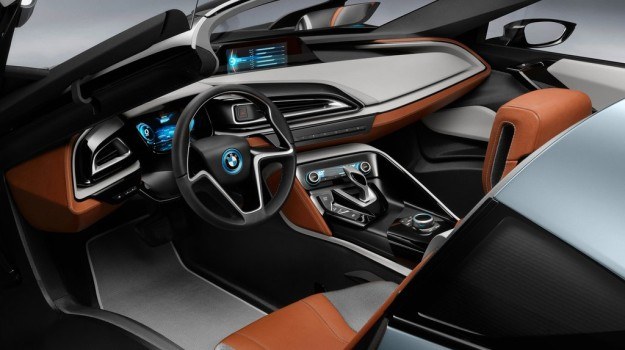Strukturę kabiny pasażerskiej wykonano z tworzyw sztucznych wzmocnionych włóknami węglowymi. /BMW