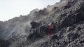 Strumienie lawy i gęsty dym - niesamowite wideo z erupcji Etny