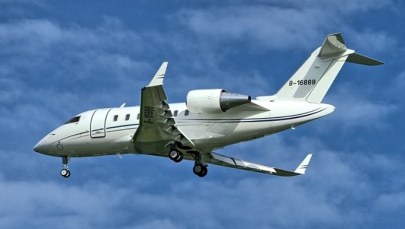 Strzały i chaos podczas porwania samolotu. Dramatyczne sceny w powietrzu