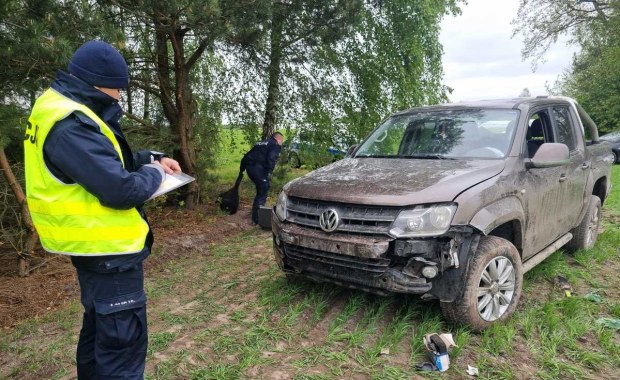 Strzały podczas policyjnego pościgu. Ranny pasażer