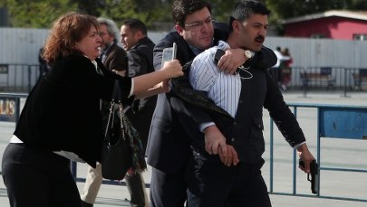 Strzały przed sądem. Mężczyzna próbował postrzelić dziennikarza oskarżonego o szpiegostwo