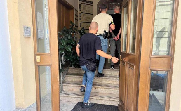 Strzały przed zakładem pracy w Wielkopolsce. Celem była kobieta