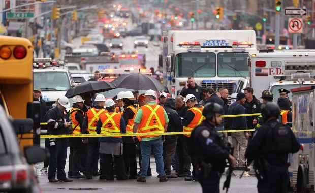 Strzały w nowojorskim metrze. Poszukiwany sprawca z maską przeciwgazową na głowie 