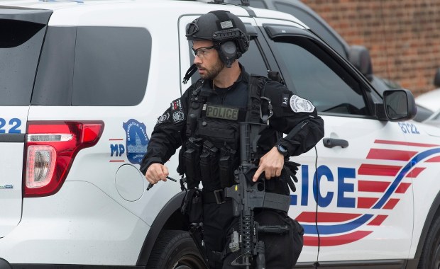 Strzały w stoczni Marynarki Wojennej w Waszyngtonie? To fałszywy alarm 