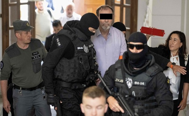 Strzelał do premiera, teraz krzyczał do dziennikarzy. Ruszył głośny proces