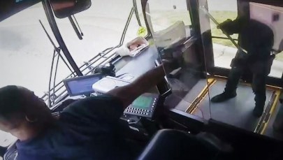 Strzelanina w autobusie. Kierowca też miał broń