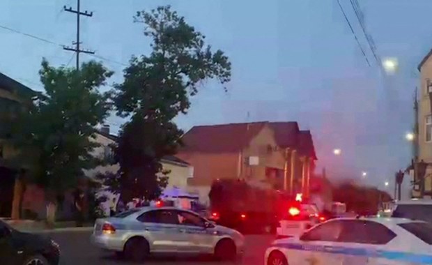 Strzelanina w Rosji. Giną policjanci, są ofiary wśród cywili