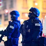 Strzelanina w Wiedniu. Trwa obława na "mocno uzbrojonych" zamachowców