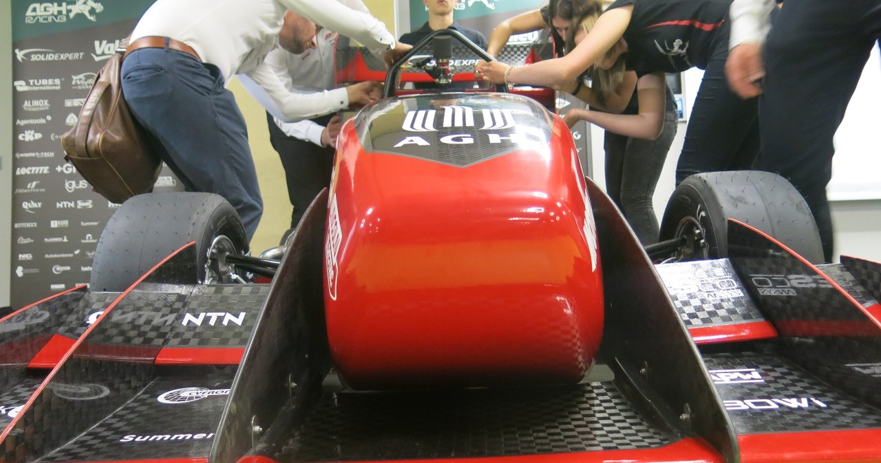 Studenci AGH zaprezentowali wyjątkowy bolid