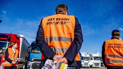 Studenci, pracownicy, przewoźnicy: Są awaryjne przepisy na wypadek "twardego brexitu"