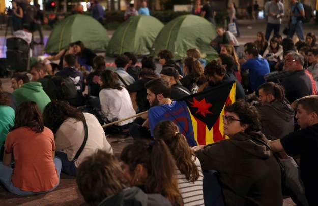 Studenci protestują przeciwko decyzji Trybunału Konstytucyjnego Hiszpanii /Toni Albir (EPA/PAP) /PAP/EPA