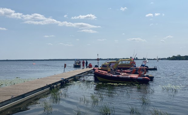 Studenci Szkoły Głównej Służby Pożarniczej ćwiczyli na Jeziorze Zegrzyńskim