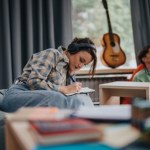 Studenckie życie drożeje. Akademik czy mieszkanie to tysiące złotych