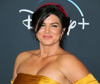 Studio Lucasfilm zerwało kontrakt z Giną Carano z powodu kontrowersyjnych postów, jakie ta aktorka publikowała w mediach społecznościowych. Carano w dwóch sezonach serialu „The Mandalorian” wcielała się w rolę walecznej Cary Dune, a wiele wskazywało na to, że zobaczymy ją również w szykowanym spin-offie „The Mandalorian”, serialu „Rangers of the New Republic”. Teraz nie ma już na to szans.