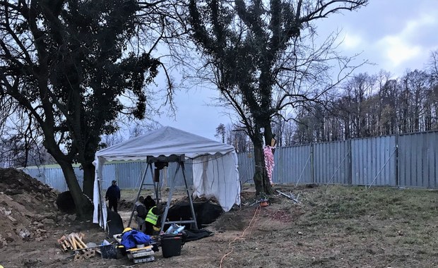 Studnia czy szyb wentylacyjny? Nowe odkrycie w pobliżu Zamku Książ 