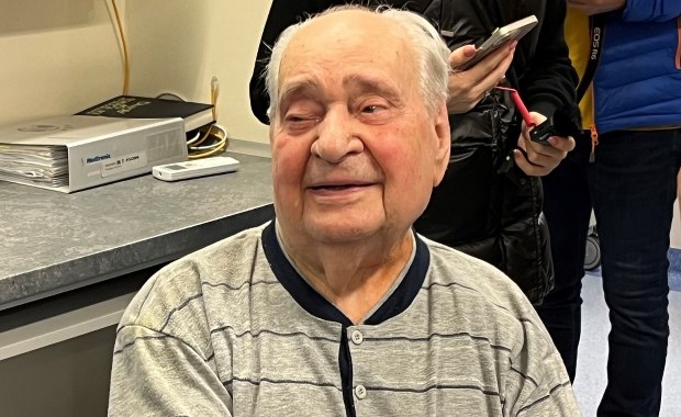 Stulatek z rozrusznikiem serca. "Wiek biologiczny pana Józefa jest dużo niższy"