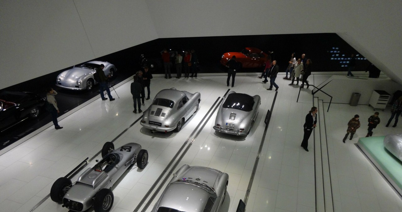 Stuttgart zachwyci przede wszystkim fanów motoryzacji, ale nie tylko./ Na zdj. Muzeum Porsche w Stuttgarcie /Gauss Ulrike /East News