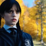 Stylizacja na Wednesday Addams. Czerń i biel na każdą okazję