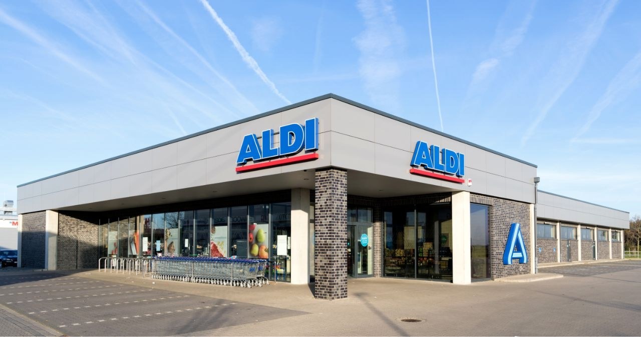 Stylowa, przewiewna i tania? Ta muślinowa kolekcja z Aldi to must-have na wakacje /adobestock /INTERIA.PL