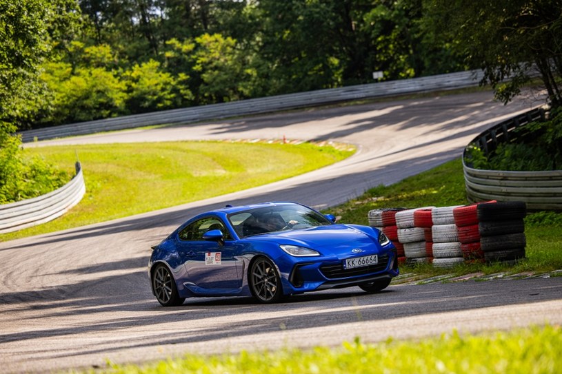 Subaru BRZ na torze Kielce Fot. Patryk Ptak /