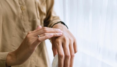 Sucha skóra wręcz pije ten domowy krem. Olej kokosowy regeneruje jak maska za 80 zł