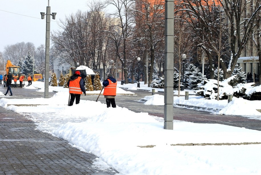 Suche krany mają mieszkańcy w sumie ponad 80 budynków  w Warszawie. /Shutterstock
