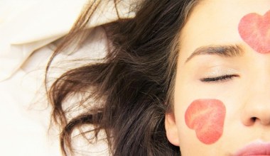 Суха шкіра - часто симптом, а не наслідок застуди. Це сигнал "щитовидки", кишківника чи печінки