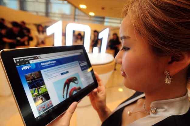 Sukces dotykowego interfejsu tabletów jest inspiracją dla wielu innowacyjnych pomysłów. /AFP