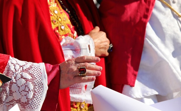 Sukces "Konklawe". Dlaczego opowieść o wyborze papieża stała się takim hitem?