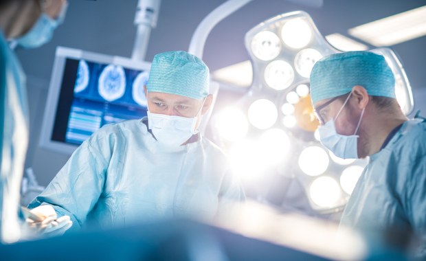 Sukces lekarzy. Wyleczyli tętniaka bez jednego cięcia