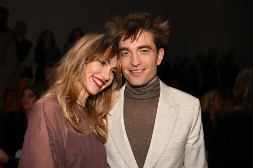 Suki Waterhouse i Robert Pattinson /Stephane Cardinale - Corbis/Corbis via Getty Images /Getty Images