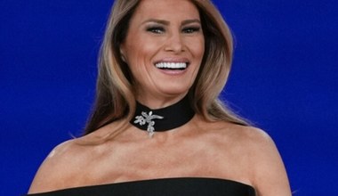 Suknia Melanii Trump przejdzie do historii. Uwagę przykuwa jednak coś innego