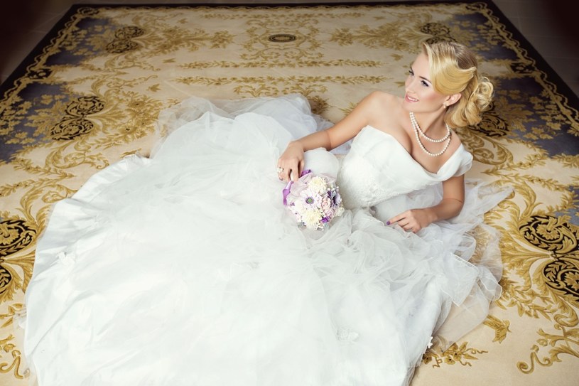 Suknie ślubne inspirowane księżniczkami Disneya będą hitem tej wiosny /123RF/PICSEL