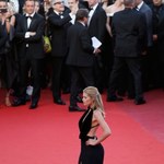 Suknie w Cannes: Klejnoty, prześwity i czerń