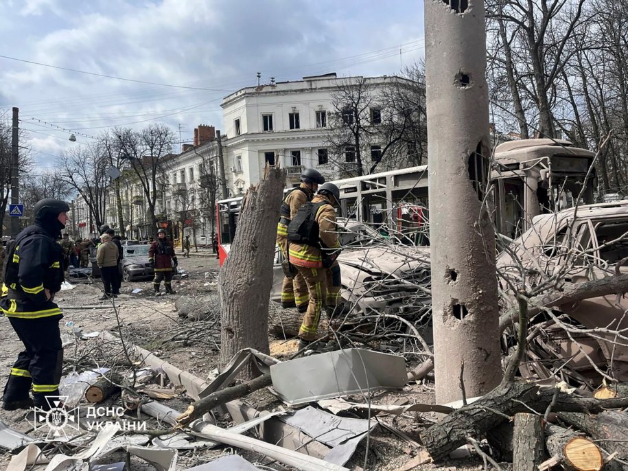 Sumy po rosyjskim ataku rakietowym /State Emergency Service of Ukraine /PAP/EPA