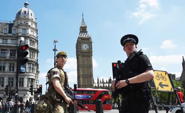 "Sunday Times": Tajna jednostka ISIS planuje ataki w Wielkiej Brytanii