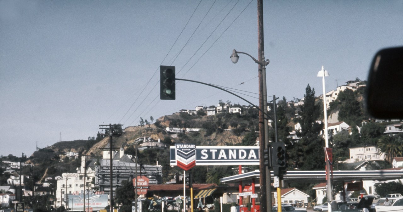 Sunset Boulevard na zdjęciu z lat 60. /Donaldson Collection/Michael Ochs Archives/Getty Images /Getty Images