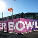 Super Bowl 2022: Firmy płacą 6,5 mln dol. za każde 30 sekund reklamy