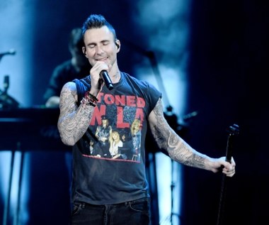 Super Bowl: Adam Levine z gołym torsem, Maroon 5 rozczarował