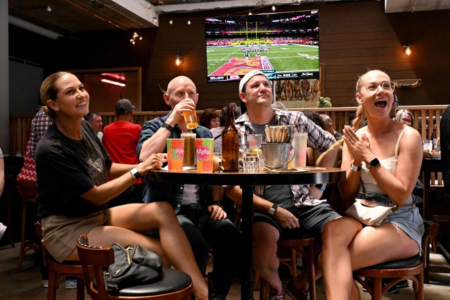 Super Bowl LX: Patriots i Seahawks w sensacyjnym finale NFL. Rekordy, muzyczne show Bad Bunny, milionowe zakłady /William West /East News/AFP