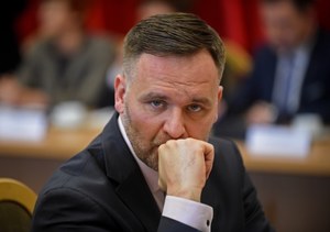 "súper expreso".: Fue Kaczyński quien exigió la cabeza de Jackiewicz
