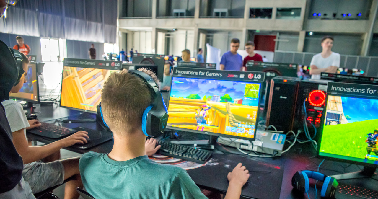 SUPER GAME e-sport /materiały źródłowe