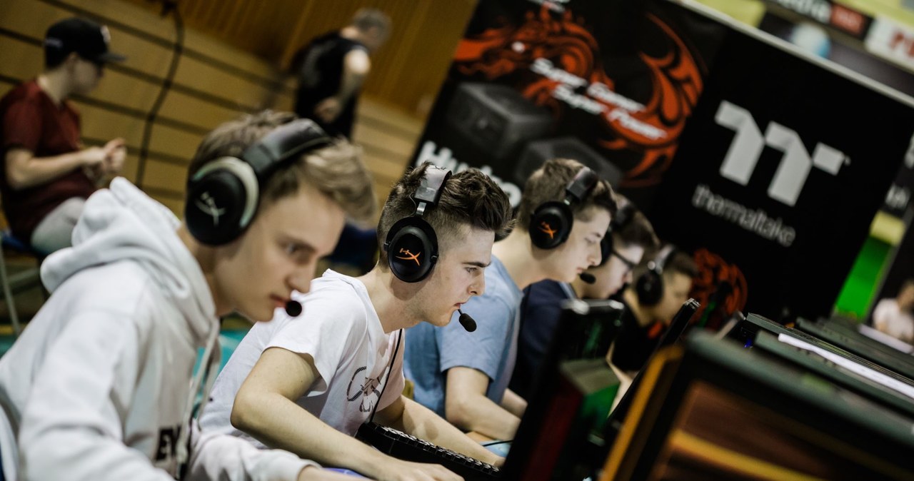 SUPER GAME e-sport /materiały prasowe