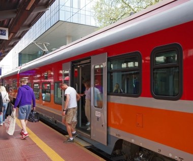 "Superbilet" koalicji. Rząd Tuska zrewolucjonizuje transport publiczny?