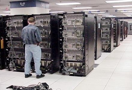 Superkomputery przyszłości będą zużywać ogromne ilości energii i będą narażone na liczne awarie /AFP