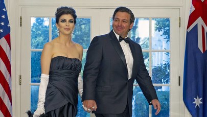 Superpara na drodze do Białego Domu. Kim jest Ron DeSantis i jego żona Casey?